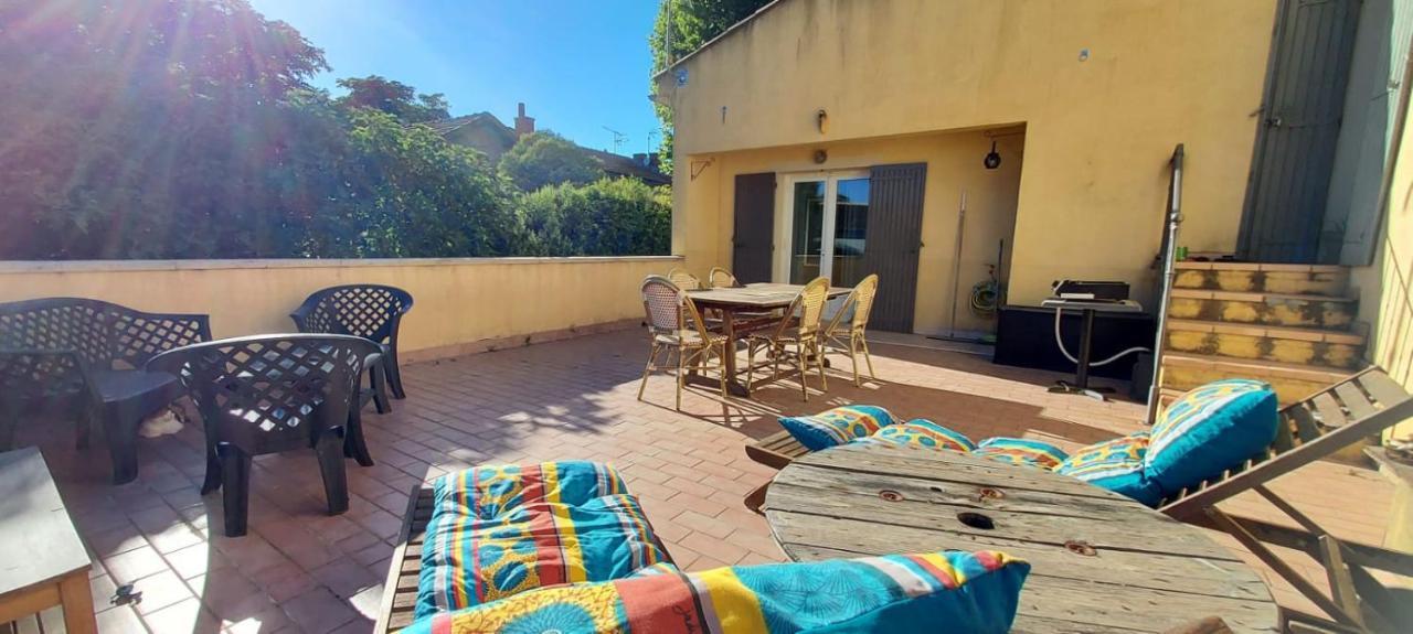 Chambre Avec Terrasse Lägenhet Sarrians Exteriör bild